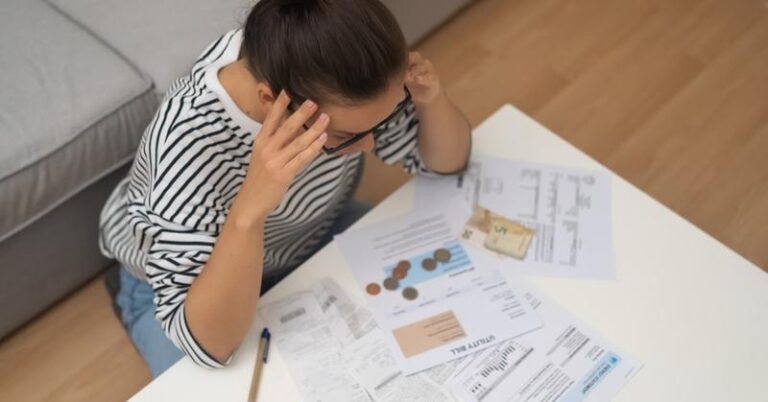 Kiedy chwilówka przestaje być problemem? Poznaj terminy przedawnienia i skuteczne sposoby na długi