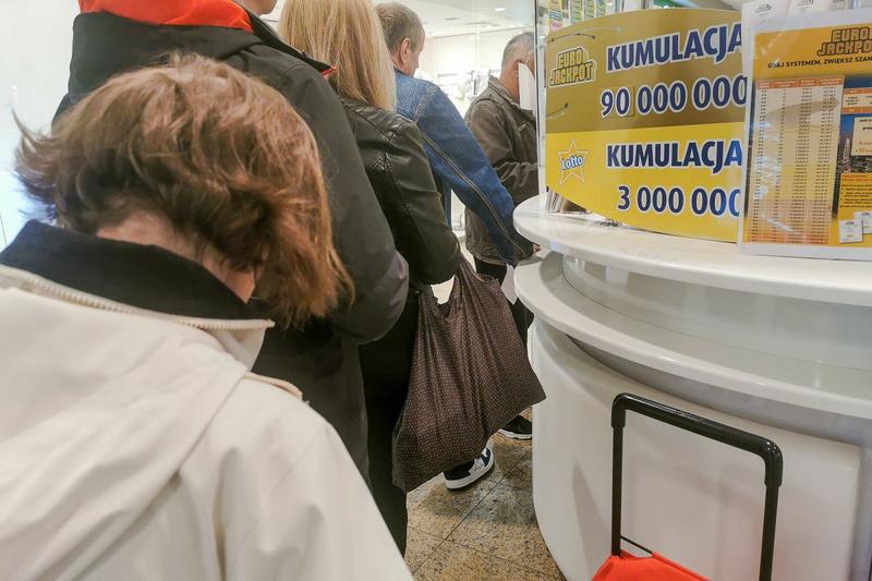 Gdzie kupić lotto? Sprawdź najlepsze miejsca i sprawdzone metody na zakup kuponów